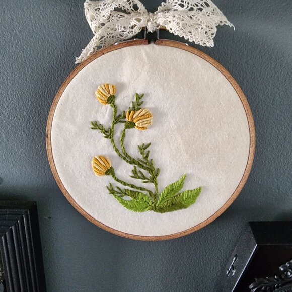 Embroidered Hoop Art, Dandelions on Muslin, 6" Stained Brown Wooden Frame, OOAK - Picture 1 of 10